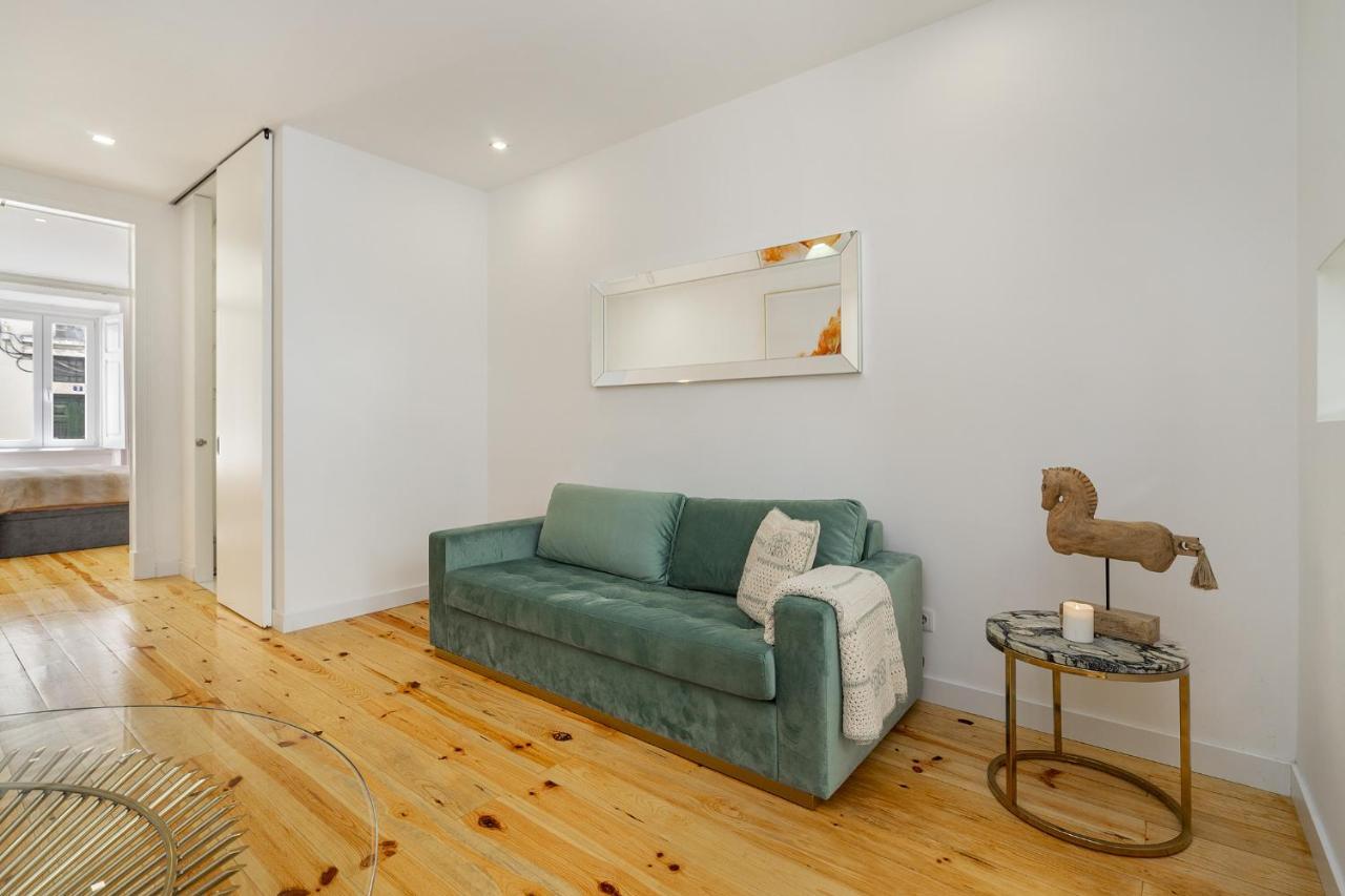 Whome Chic 1-Bed W/ Patio Perfect To Explore Лісабон Екстер'єр фото
